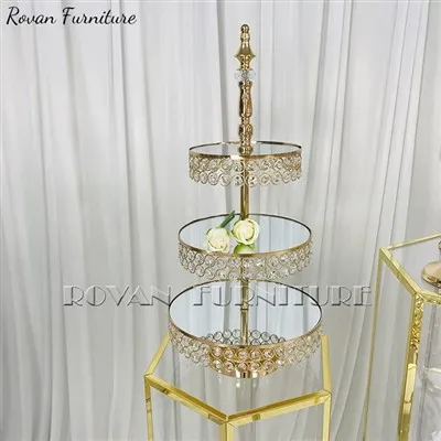 Zlatý stojan na svadobnú tortu